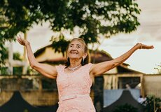 
			Stárnutí populace doléhá nejen na sociální péči, ale i na komerční pojišťovny