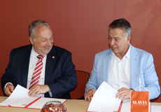
			Slavia expanduje do zahraničí. V Nizozemsku bude pojišťovat auta