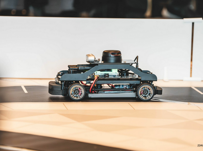 Studenti FEL ČVUT s přehledem zvítězili v soutěži autonomních vozidel v Torontu