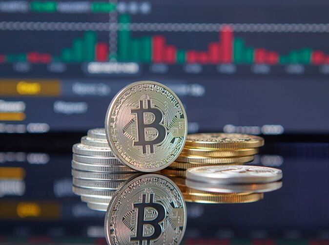 Bitcoin dosáhl hodnoty 100 000 dolarů a USA chtějí být krypto-velmocí