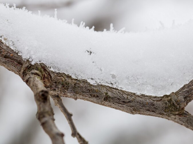 Úraz na zledovatělém chodníku aneb Jak se chránit před nástrahami zimy 