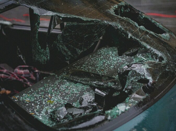 Direct vyhodnocuje škody na sklech pomocí AI. Třetinu případů řeší automaticky