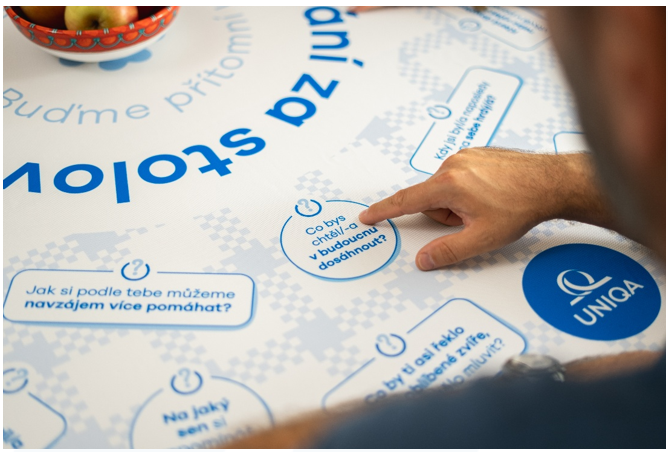 Jak „být přítomní“ v rodině a u stolu i v předvánočním stresu